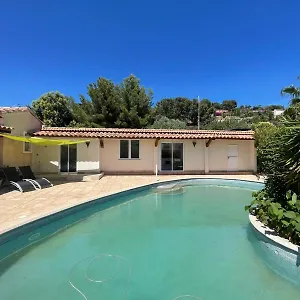 Appartement T2 Piscine Proche, Carqueiranne